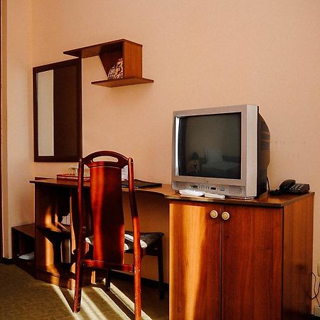 Dostyk Hotel Schymkent Exterior foto